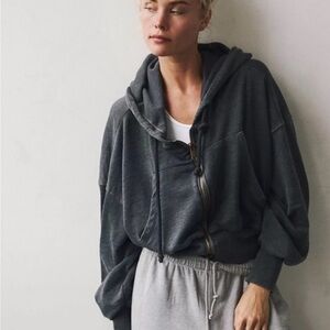FREE PEOPLE MOVEMENT Low Key Zip Up Cropped Hoodie in Black!